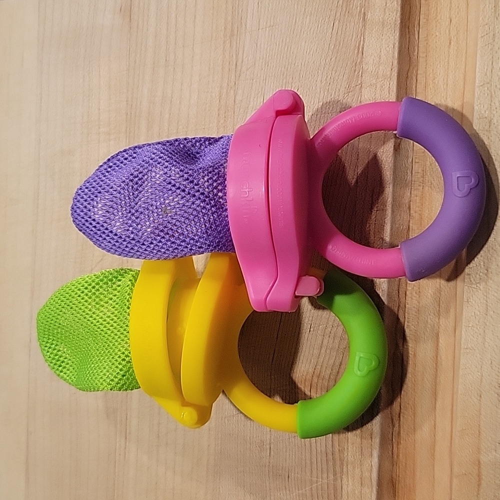 Munchkin mesh holder